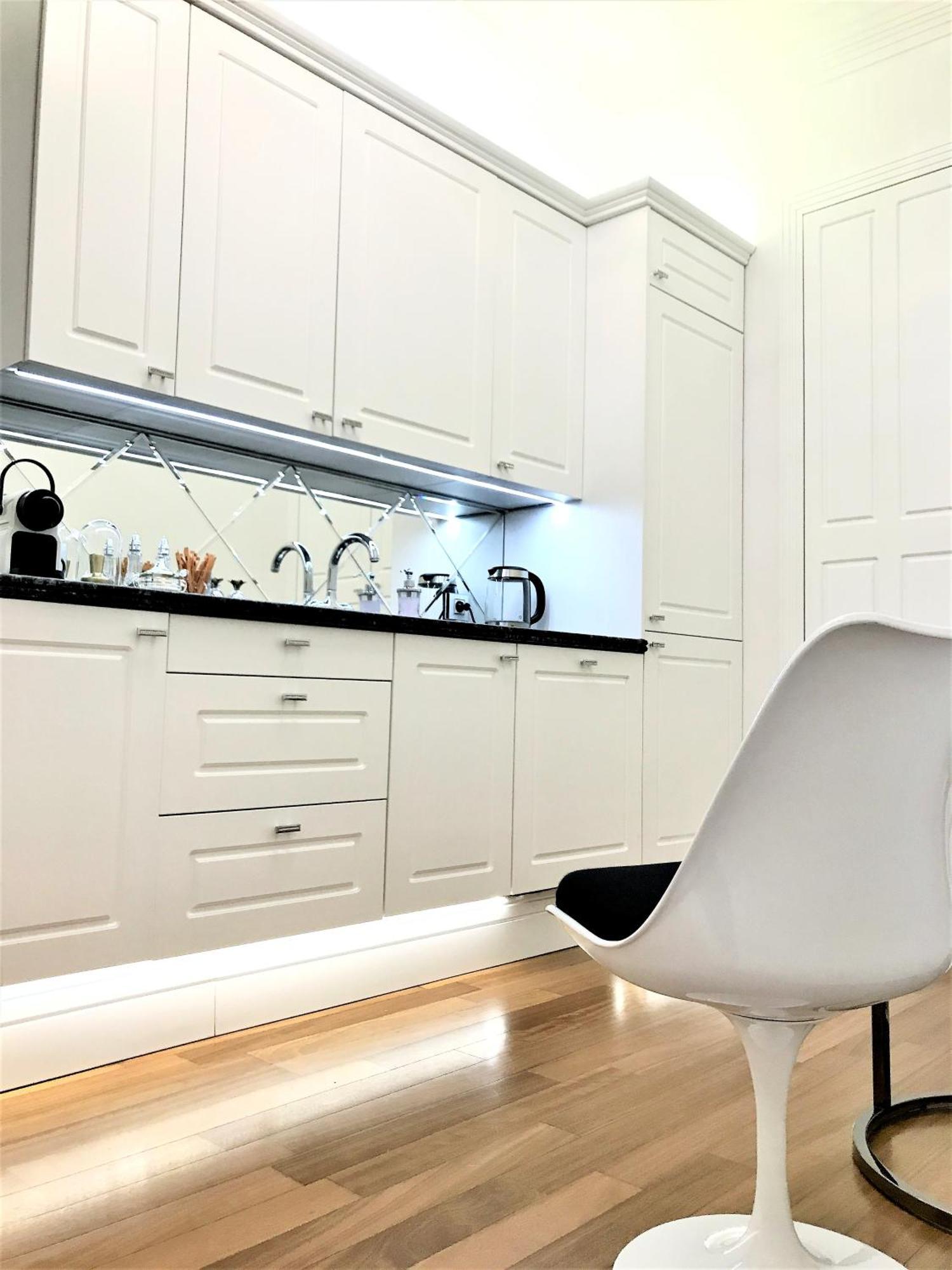 Mondrian Luxury Suites & Apartments Market Square IV Варшава Номер фото