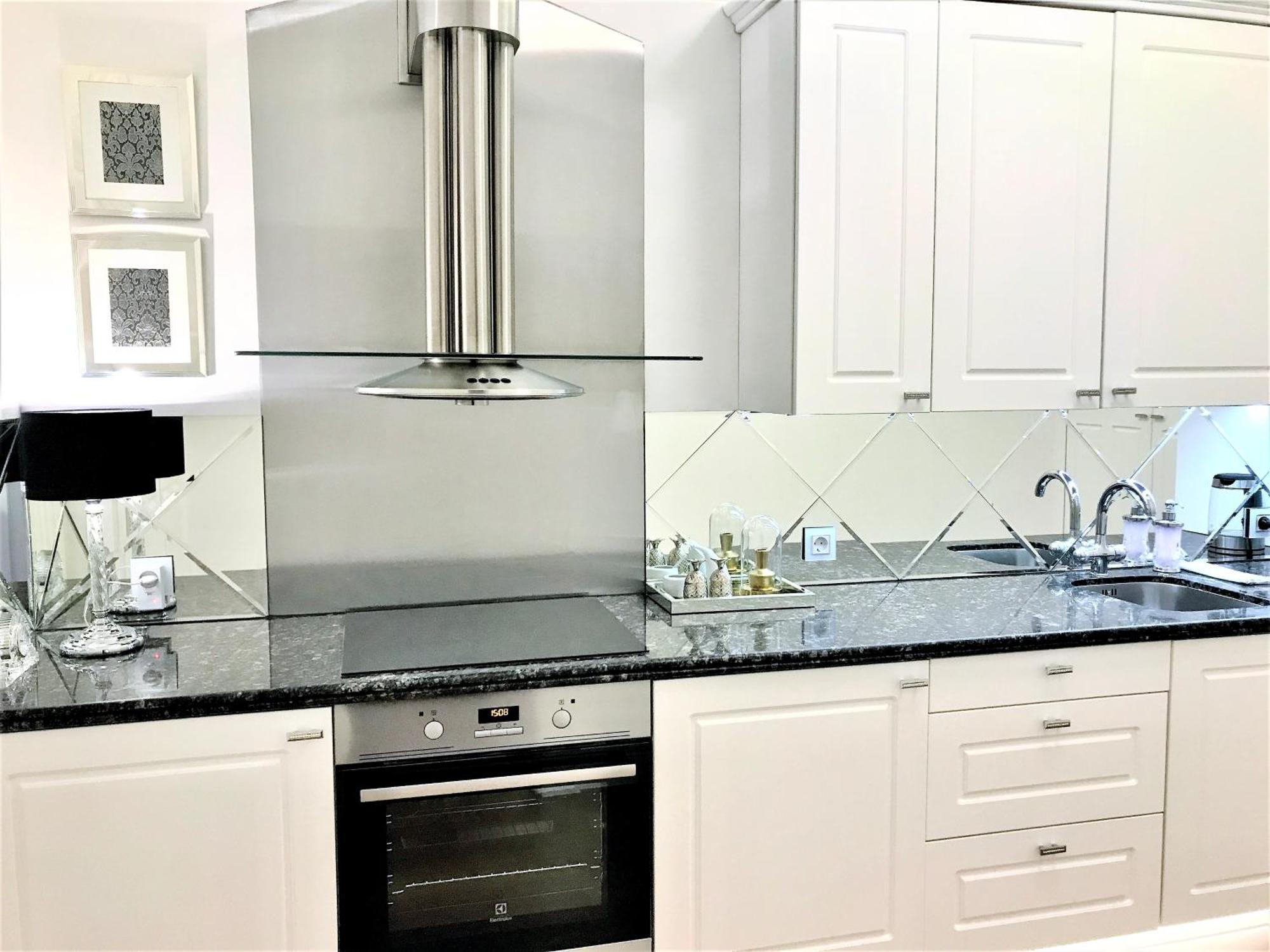 Mondrian Luxury Suites & Apartments Market Square IV Варшава Номер фото