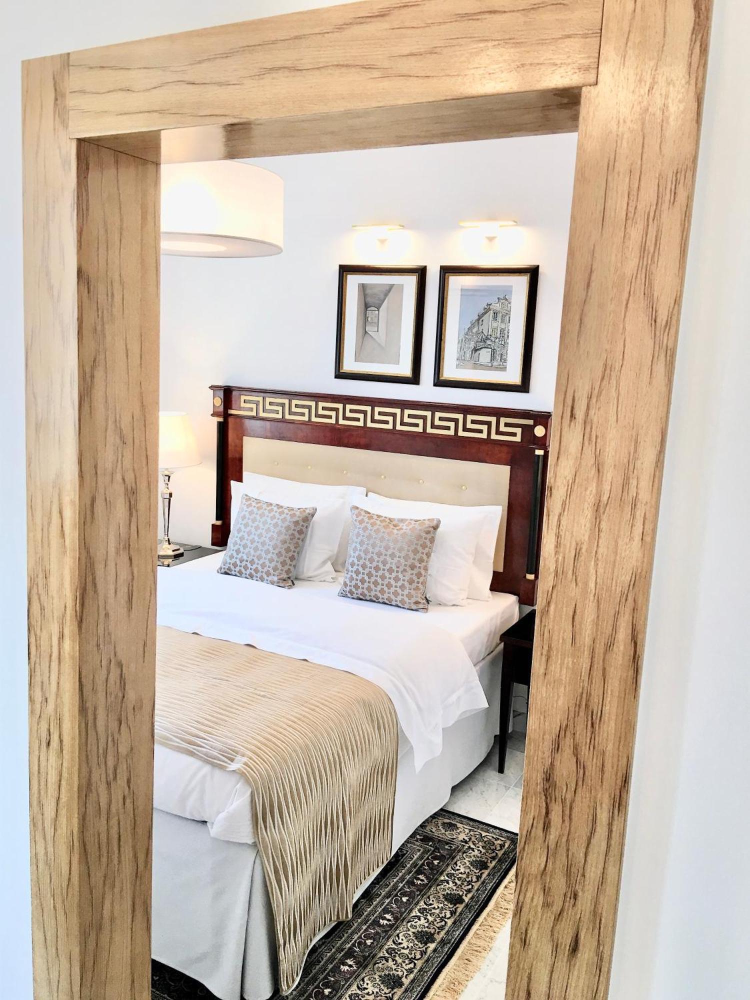 Mondrian Luxury Suites & Apartments Market Square IV Варшава Екстер'єр фото